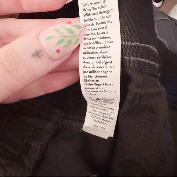 Spanx Stretch Twill Slim-Fit Cargo Jogger Pants Washed Black NWT - Picture 7 of 8